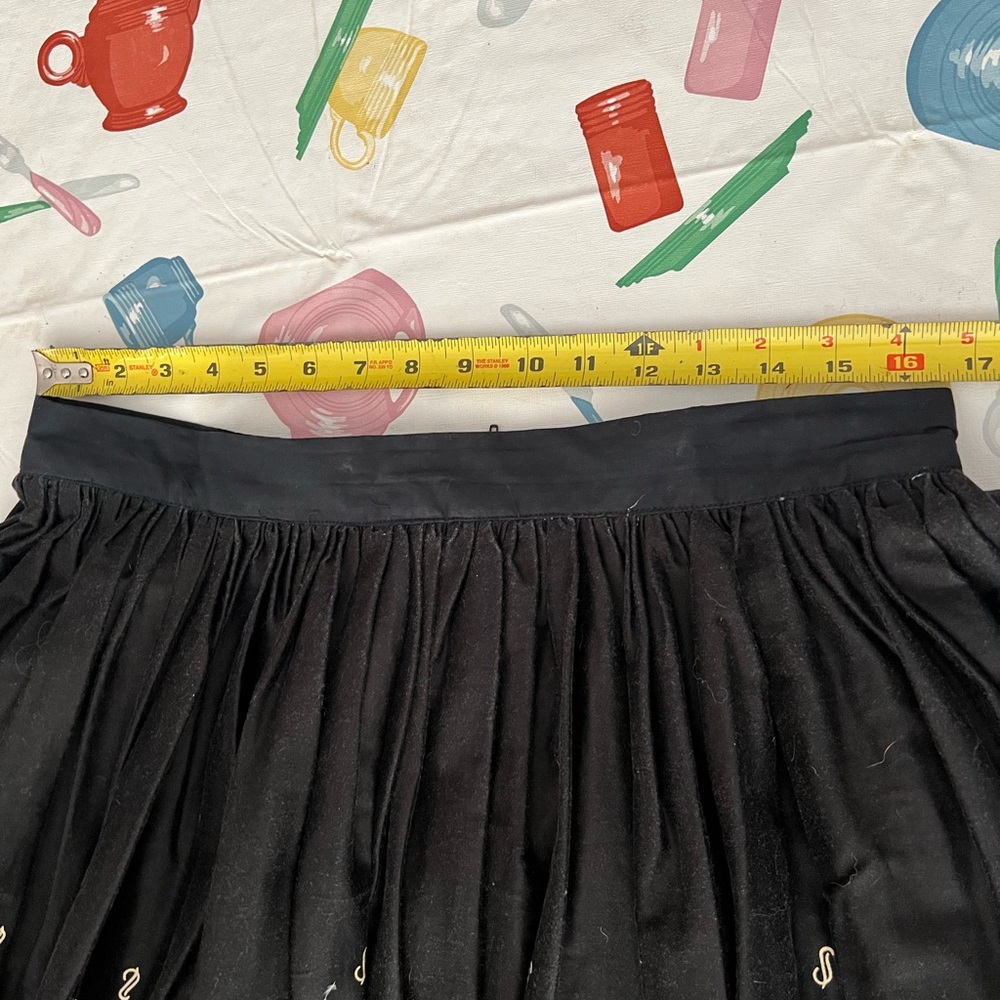 Like New Pinup Couture Carousel Jenny Skirt - Picture 2 of 3